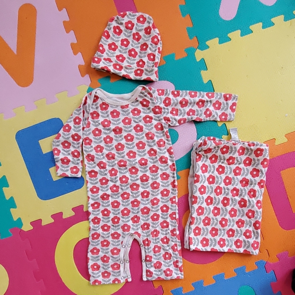 Winter Water Factory romper, hat, blanket set